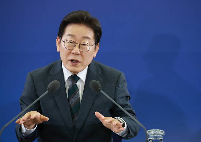 이재명 대통령이 4일 대전 유성구 대전컨벤션센터에서 열린 '충청에서 듣다, 충청 타운홀 미팅'에서 발언하고 있다. 연합뉴스