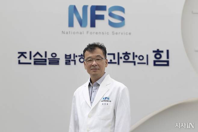6월17일 강원도 원주시에 위치한 국립과학수사연구원 본원에서 김선춘 법과학교육연구센터 교수를 만났다. ⓒ시사IN 이명익
