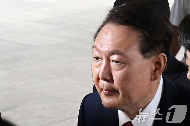 윤석열 전 대통령이 5일 오전 서초구 서울고등검찰청에 마련된 내란특검에서 2차 대면조사를 받기 위해 출석하고 있다. (공동취재) 2025.7.5/뉴스1 ⓒ News1 구윤성 기자