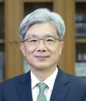 이재명 대통령이 지난달 26일 신임 헌법재판소장으로 지명한 지명한 김상환 제주대 법학전문대학원 석좌교수. 뉴시스