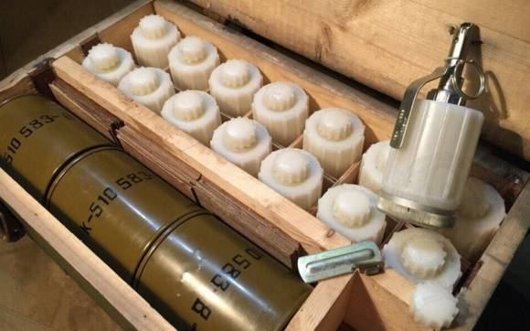 4일(현지시간) 독일과 네덜란드 정보당국은 보고서에서 러시아군이 우크라이나 전장에서 화학무기금지협약(CWC)으로 금지된 독성 물질 ‘클로로피크린’을 관행적으로 사용하고 있다고 지적했다. 사진은 지난해 우크라이나군이 공개한 러시아군의 클로로피크린 장전 무기. 2025.7. 5 우크라군