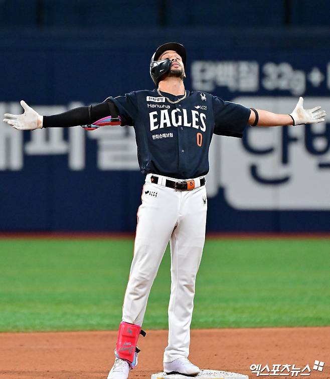 한화 이글스 외국인 타자 리베라토가 5일 서울 고척스카이돔에서 열린 2025 신한 SOL Bank KBO리그 키움 히어로즈와의 팀 간 9차전에서 9회초 결승 1타점 2타점을 기록했다. 사진 김한준 기자