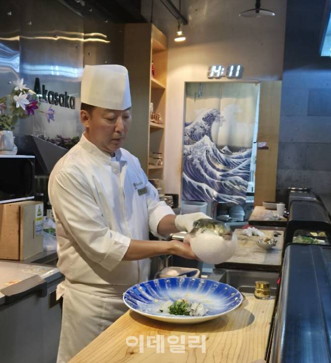 요리연구가이자 일식 셰프인 곽문영 총괄셰프