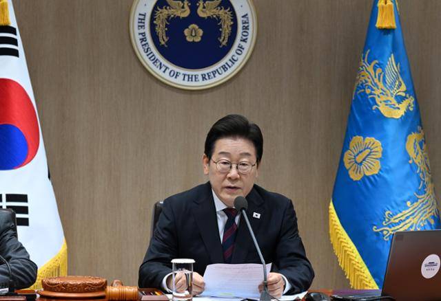 이재명 대통령이 5일 서울 용산 대통령실청사에서 열린 제29회 국무회의에서 발언하고 있다. 왕태석 선임기자