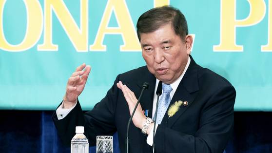 2일(현지시간) 일본 도쿄에서 열린 일본내셔널프레스클럽 토론회에서 이시바 시게루 일본 총리가 발언하고 있다. AP=연합뉴스