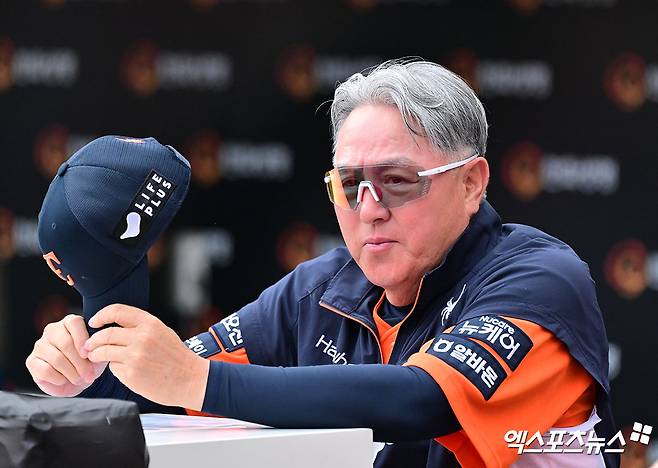 김경문 감독이 이끄는 한화 이글스가 6일 서울 고척스카이돔에서 열리는 2025 신한 SOL Bank KBO리그 키움 히어로즈와의 팀 간 10차전에서 3연승에 도전한다. 사진 엑스포츠뉴스 DB