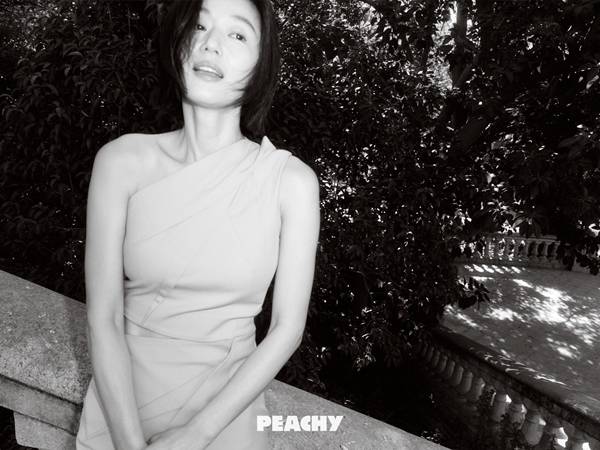 배우 전지현./사진제공=PEACHY(피치컴퍼니)