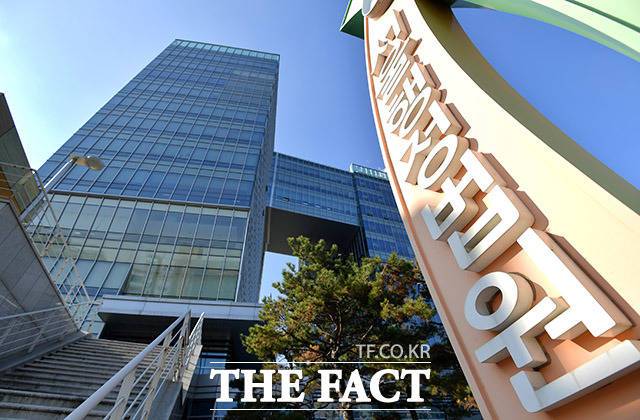 한 종교재단이 성희롱 피해를 입은 직원에게 내린 2개월 정직 처분은 부당 징계라는 법원 판단이 나왔다./더팩트 DB