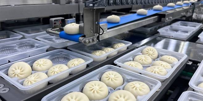 미국 주요 유통채널에서 판매되고 있는 ‘비비고 찐만두’가 5월 11일 미국 캘리포니아주 CJ보몬트 공장에서 만들어지고 있다. CJ제일제당 제공