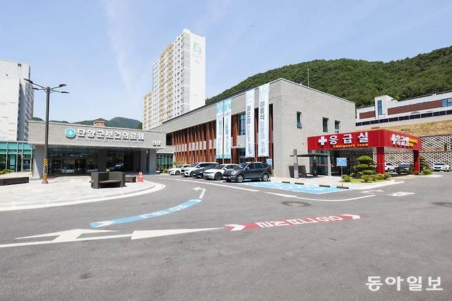 지난해 7월 개원한 단양군보건의료원이 지역의 응급의료 공백을 해소하고 군민 건강 지킴이 역할을 하고 있다. 사진은 단양군보건의료원 전경. 단양군 제공