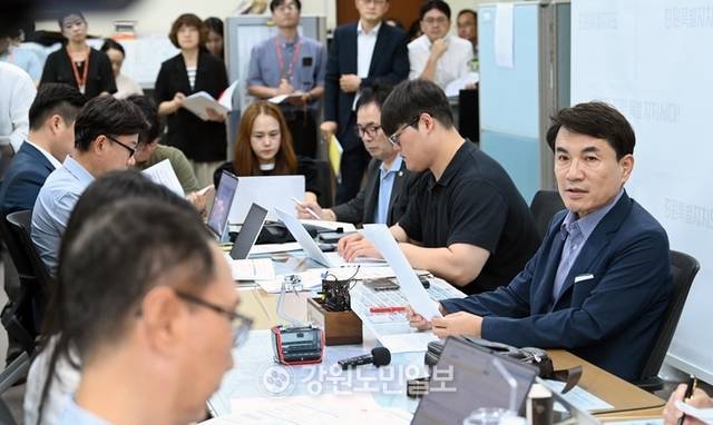 ▲ 김진태 강원도지사는 7일 도청에서 정례 기자간담회를 가졌다. 서영 기자