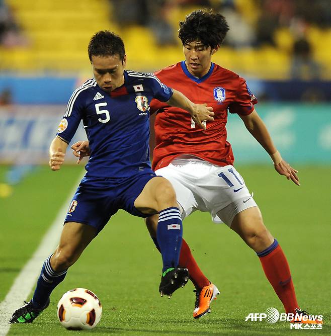 나가토모(사진 왼쪽)는 당시 박지성, 손흥민을 잘 막아냈다. 사진=APFBBNews=News1