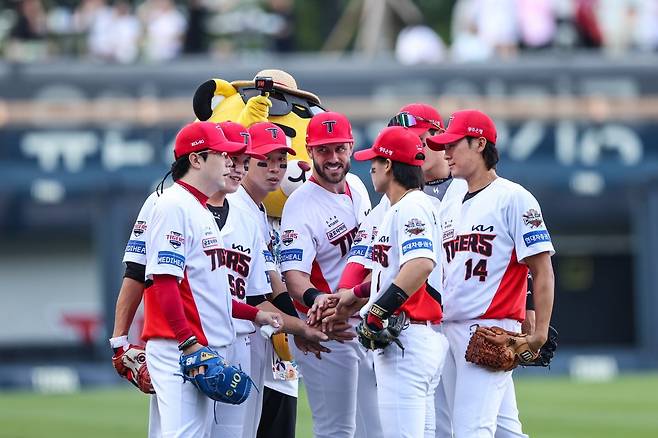 KIA는 전반기 막판 부상자가 속출하며 버티기에 돌입했지만, 기대 이상의 성적을 거두며 상위권 경쟁에 뛰어들었다. 사진제공|KIA 타이거즈