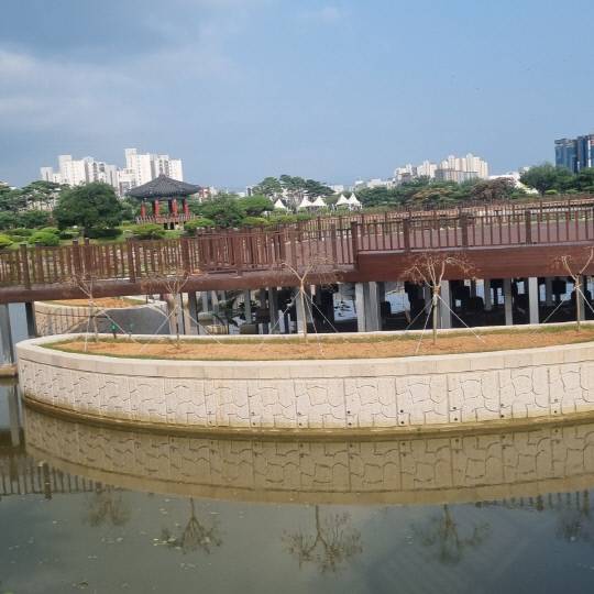 어울광장 콘크리리트 조형물