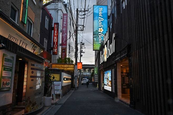 4월15일(현지시간) 일본 도쿄 우구이스다니역 근처의 한 골목/AFPBBNews=뉴스1