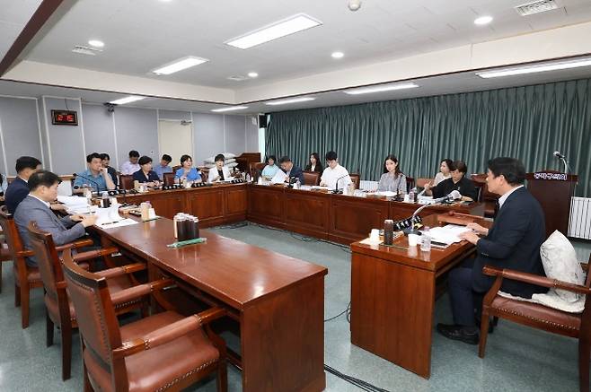 ‘입법영향평가위원회 제1차 회의’ 모습. 동작구의회 제공