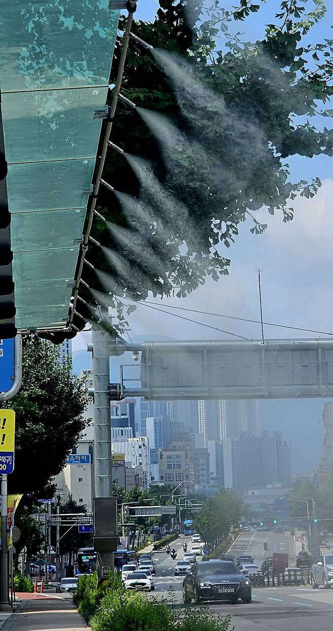 대구시내 버스정류장 쿨링포그 ⓒ시사저널