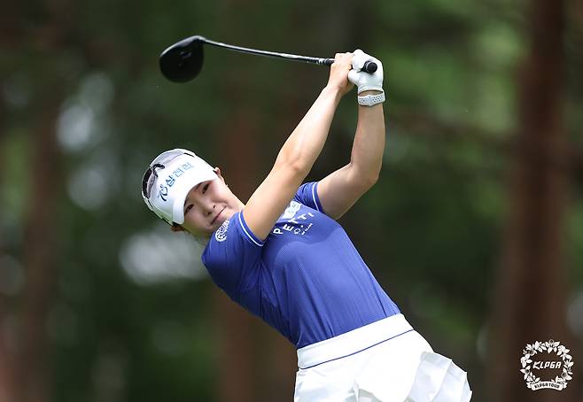고지우가 오는 10일부터 강원도 정선 하이원CC에서 열리는 KLPGA 투어 하이원리조트 여자오픈에서 타이틀 방어전을 치른다. 2주전 맥콜 모나 용평오픈 우승당시 고지우. |KLPGA 제공