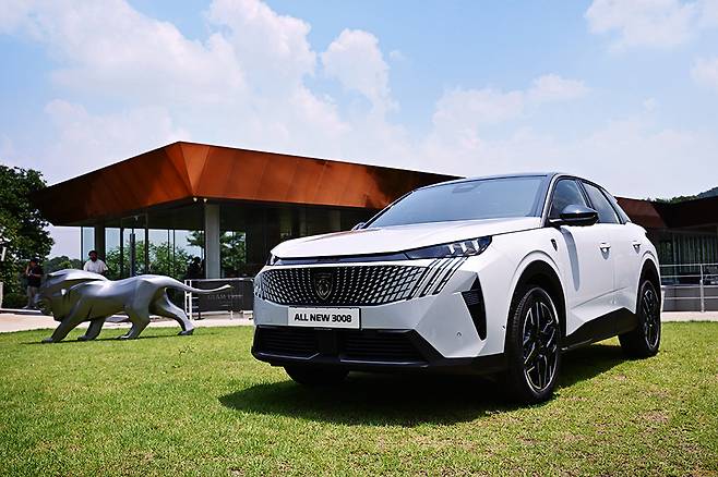 푸조 올 뉴 3008 스마트 하이브리드. 사진: 김학수 기자