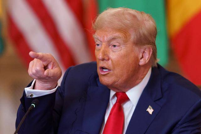 도널드 트럼프 미국 대통령이 9일 워싱턴 백악관에서 아프리카 정상들과 만나 발언하고 있다. 워싱턴= EPA 연합뉴스