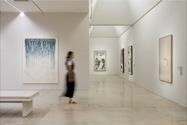 총 11개 소주제에 따라 진행되는 국립현대미술관 과천관의 상설전 '근현대미술2' 중 7부 한국적 추상의 모색의 전시 전경. 사진 제공=MMCA