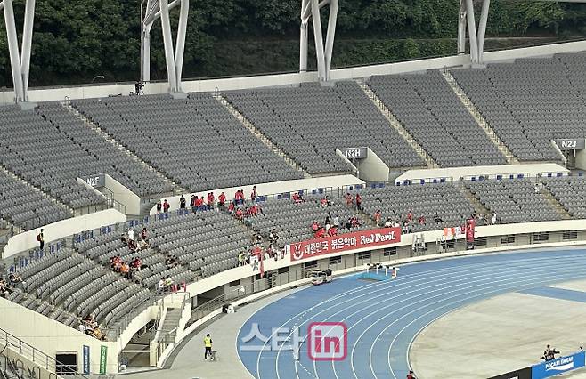 킥오프 15분 전 한국 붉은악마 모습