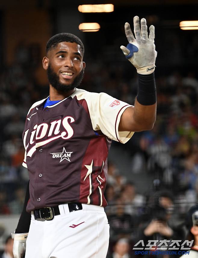 11일 대전 한화생명볼파크에서 열린 2025 KBO 올스타전 홈런 더비, 우승을 차지한 디아즈가 타구를 날리고 있다. 대전=허상욱 기자wook@sportschosun.com/2025.07.11/