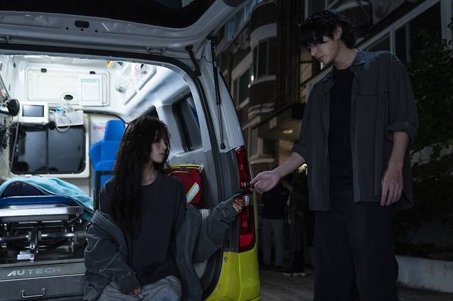 웨이브 오리지널 드라마 ‘S라인’의 한 장면. 웨이브 제공