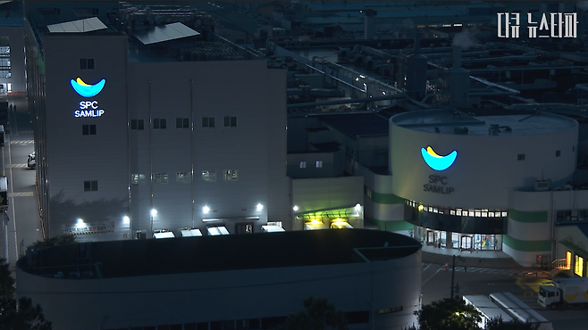 경기도 시흥에 위치한 SPC삼립 시화 공장의 모습. ‘크보빵’을 생산하던 이 공장에서 지난 5월 19일 새벽, 50대 노동자 양 모 씨가 가동 중인 기계에 끼어 사망했다.