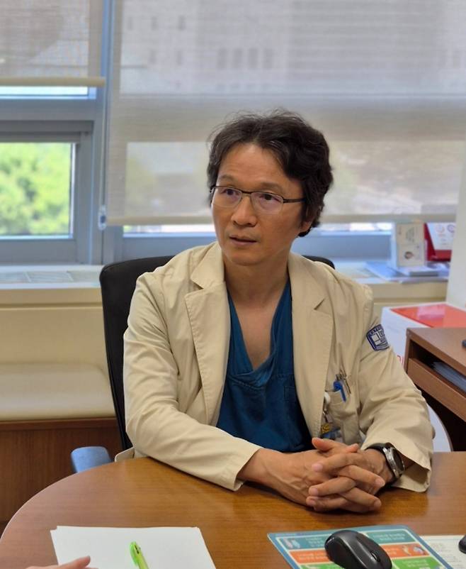 지난 10일 홍성후 서울성모병원 비뇨의학과 교수는 "전립선암은 뼈전이 가능성이 높다"며 "허리 통증이나 골절 등이 있는 경우엔 즉시 병원을 찾아야 한다"고 강조했다. 서울성모병원