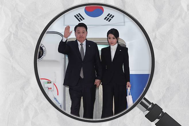 리투아니아에서 열린 북대서양조약기구(NATO·나토) 정상회의와 폴란드·우크라이나 방문을 마친 윤석열 전 대통령 부부가 2023년 7월17일 성남 서울공항에 도착, 공군 1호기에서 내리며 인사하고 있다. ⓒ연합뉴스