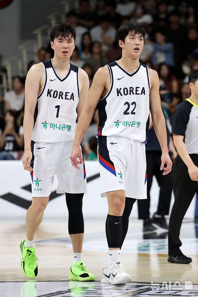 한국 남자 농구대표팀 이현중(왼쪽)과 여준석. /사진=뉴시스