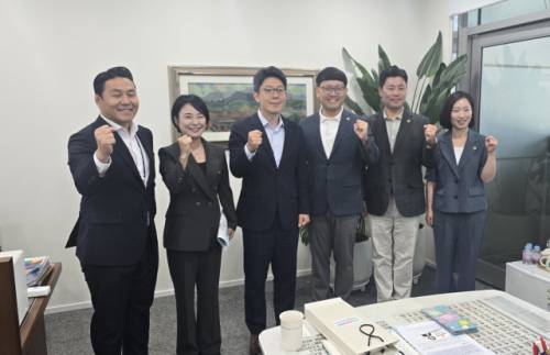 ◇ 강원특별자치도의회 미래도시연구회(회장: 최재민)는 지난 11일 서울을 찾아 은둔, 고립 청년 지원정책의 우수 사례를 청취했다.