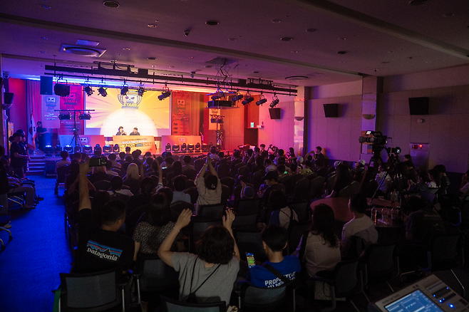 '브롤스타즈 성북파이널' 대회장 전경. 가족 단위 관객이 대거 현장을 찾아 뜨거운 열기 속에서 대회가 치러졌다(사진 제공=월곡청소년센터).