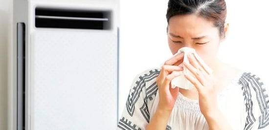 에어컨의 찬바람은 사용자의 몸에 직접 닿으면서 코건조, 감기 등 냉방병을 유발시킬 수 있다.