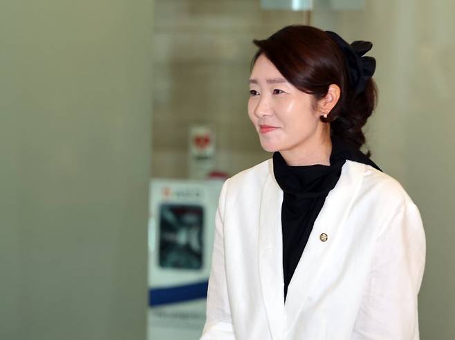 강선우 여성가족부 장관 후보자가 지난 6월 26일 오후 서울 종로구 이마빌딩에 마련된 인사청문회 사무실로 출근하고 있다. /사진=뉴스1