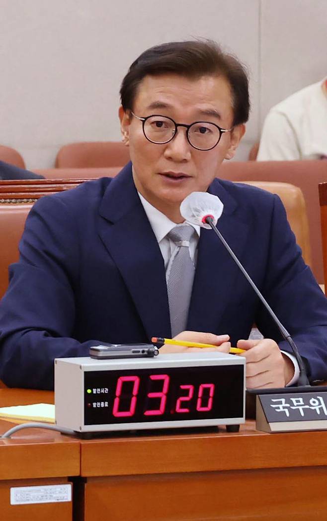 전재수 해양수산부 장관 후보자가 14일 국회 인사청문회에서 의원 질의에 답하고 있다. 권도현 기자