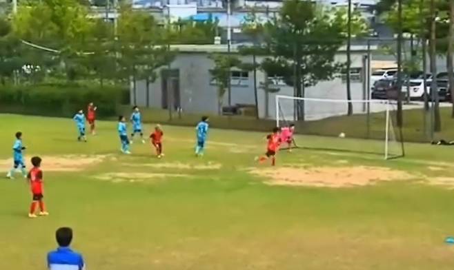 이시안 소셜 미디어 계정 캡처