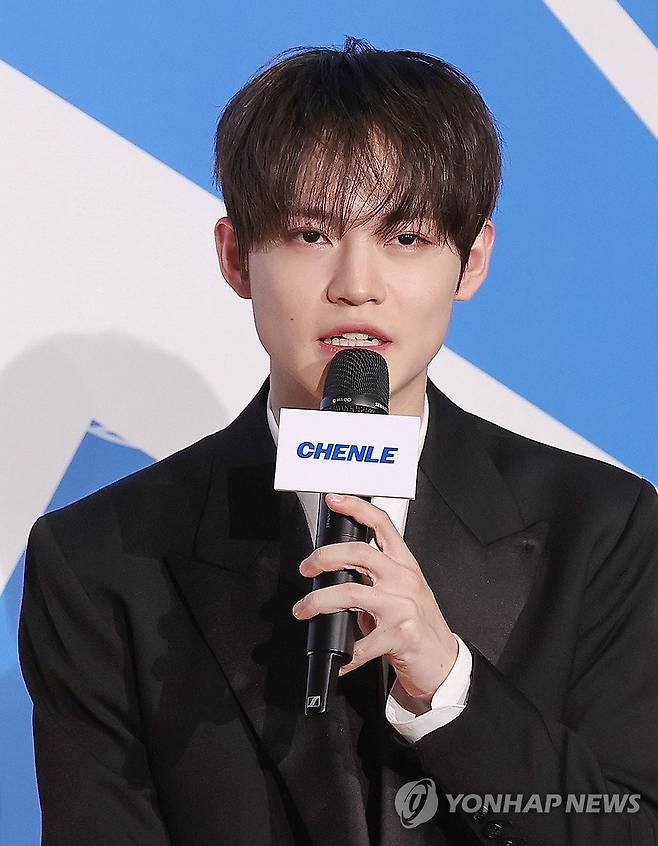 새 앨범 소감 밝히는 천러 (서울=연합뉴스) 이재희 기자 = 그룹 엔시티 드림(NCT DREAM)의 천러가 14일 서울 송파구 롯데시네마 월드타워점에서 열린 다섯 번째 앨범 '고 백 투 더 퓨처' 제작 발표회에서 소감을 밝히고 있다. 2025.7.14 scape@yna.co.kr