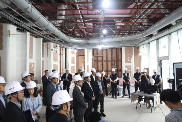 아시아태평양경제협력체(APEC) 정상회의 준비위원장을 맡은 김민석 국무총리는 15, 16일 양일간