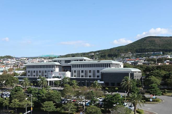 제주 혁신도시 내 서귀포시 제2청사에 입주한 한국국제교류재단 청사 전경.