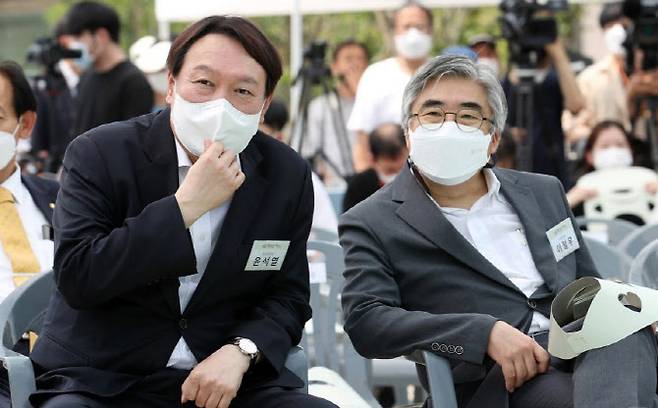 윤석열 전 대통령과 이철우 교수 (사진=뉴스1)