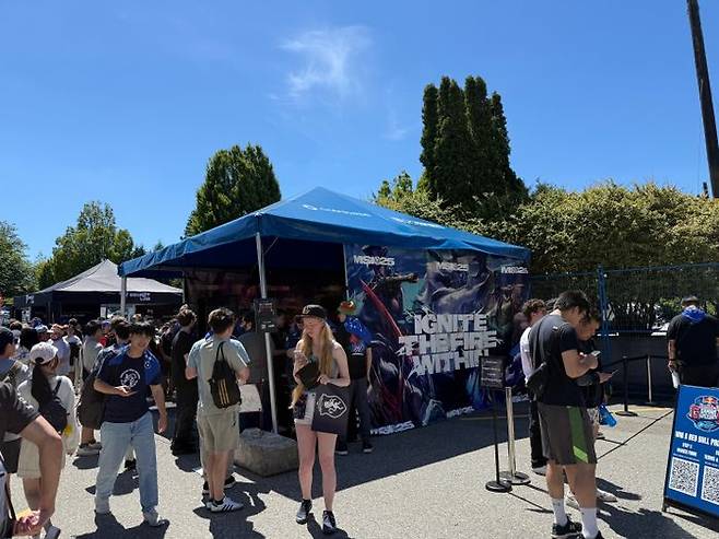 미국 가상자산 거래소 코인베이스(Coinbase)는 지난 12일(현지시간) 막을 내린 '2025 미드 시즌 인비테이셔널(MSI)' 시즌 동안 현장에 부스를 설치했다. ⓒ데일리안 황지현 기자