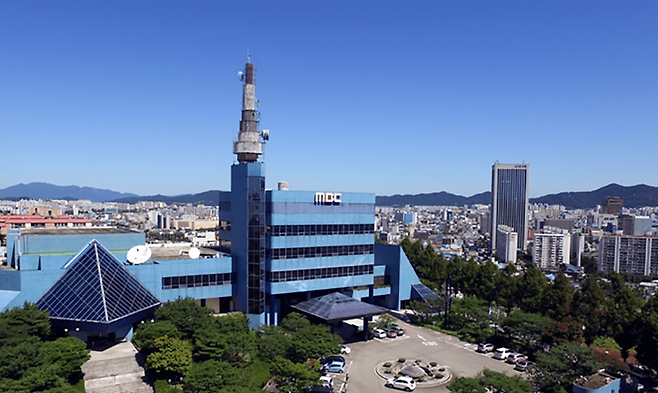 광주문화방송(MBC)은 프리랜서·도급용역 직원들을 쓰다가 지난 5월 법원에서 불법파견이 인정됐다. 광주MBC 사옥 전경. 출처 광주MBC 누리집.