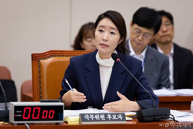 (서울=뉴스1) 유승관 기자 = 강선우 여성가족부 장관 후보자가 14일 서울 여의도 국회에서 열린 인사청문회에 출석해 의원 질의에 답하고 있다. 2025.7.14/뉴스1 Copyright (C) 뉴스1. All rights reserved. 무단 전재 및 재배포, AI학습 이용 금지. /사진=(서울=뉴스1) 유승관 기자