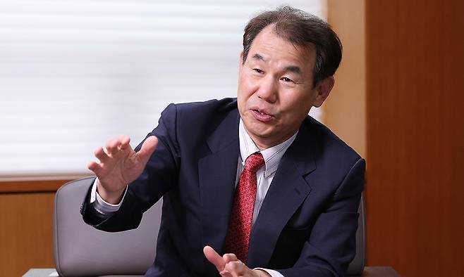 정은보 한국거래소 이사장이 14일 서울 여의도 한국거래소에서 세계일보와 만나 대한민국 자본시장의 미래와 거래소의 생존전략에 대해 이야기하고 있다. 남정탁 기자