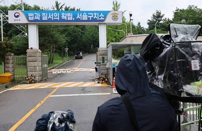 12·3 비상계엄 관련 내란·외환 사건을 수사하는 조은석 특별검사팀이 윤석열 전 대통령에 대해 3차 강제 구인에 나선 16일 윤석열 전 대통령 측이 구속의 위법·부당성을 주장하며 서울중앙지법에 구속적부심사를 청구했다. (사진=연합뉴스)