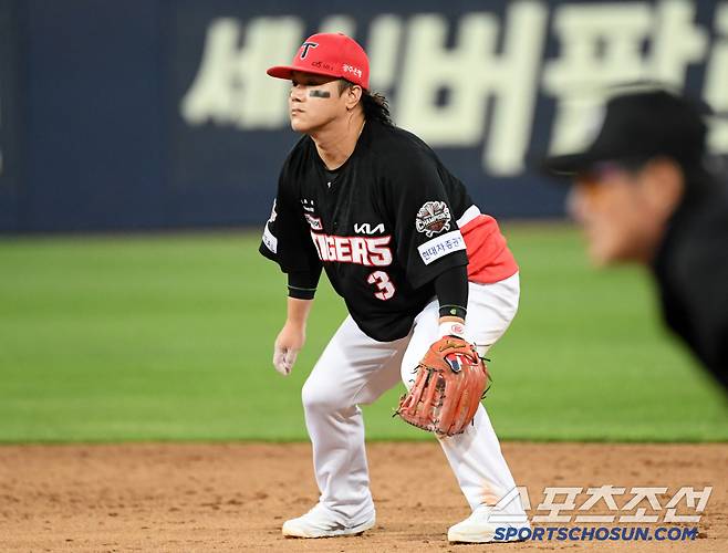 24일 대구 라이온즈파크에서 열린 삼성 라이온즈와 KIA 타이거즈의 경기. KIA 김선빈이 수비를 하고 있다. 대구=박재만 기자 pjm@sportschosun.com/2025.04.24/