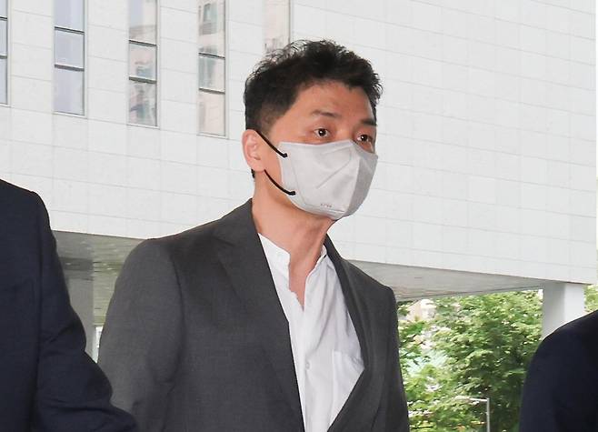 김범수 카카오 미래이니셔티브센터장이 30일 서울 양천구 남부지법에서 열린 ‘SM엔터테인먼트 주가조작 혐의’ 공판에 출석하고 있다. 2025.5.30/뉴스1