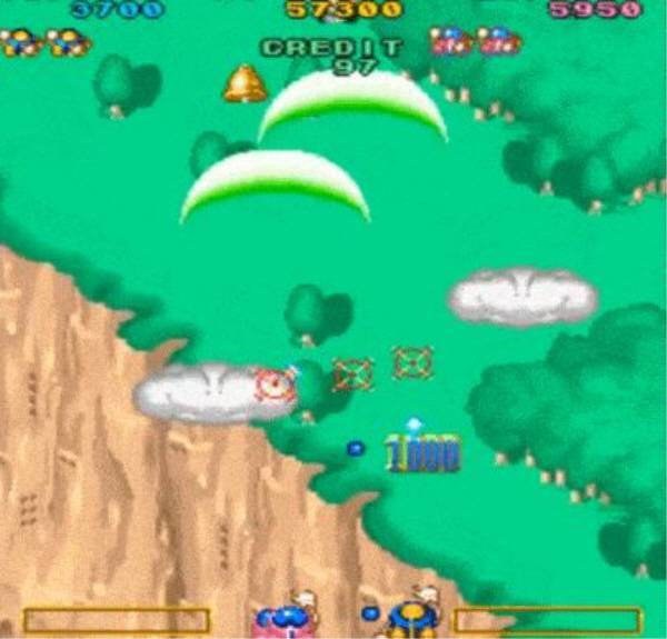 서로 별도로 싸우다가 둘이 합쳐지면 반달 형태의 광역 공격을 발사!!